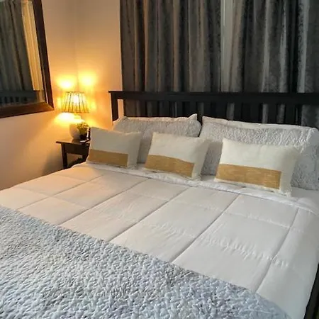 Modern 2/1 Apt near Midtown&Beaches
